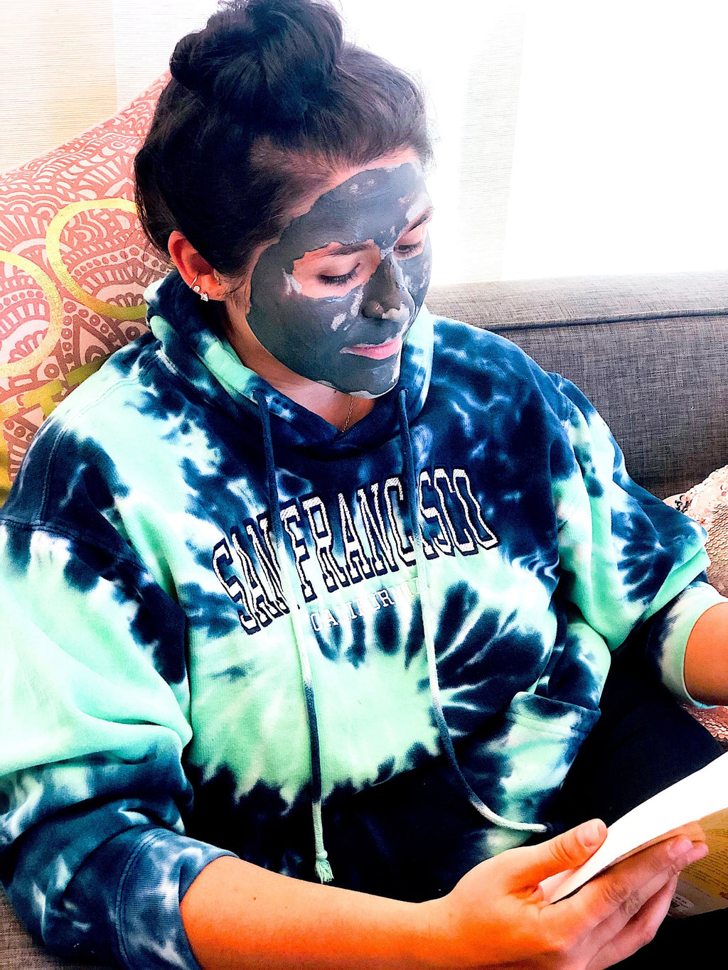 Activated Charcoal Face Mask – Detox & Pore-Cleansing Clay Mask