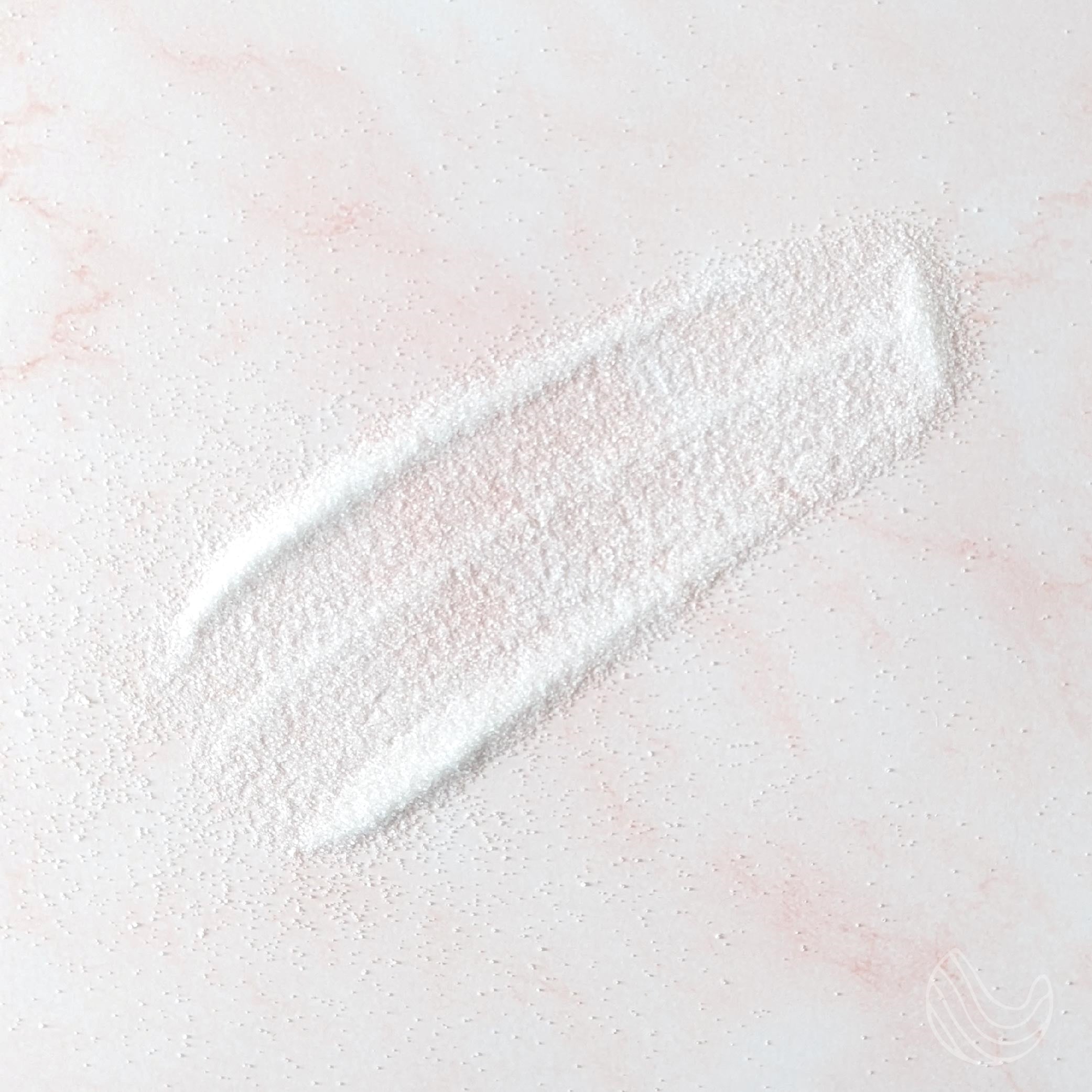 Sea Salt Fizzy Deconstructed Bathing in Luxury Bath Bomb