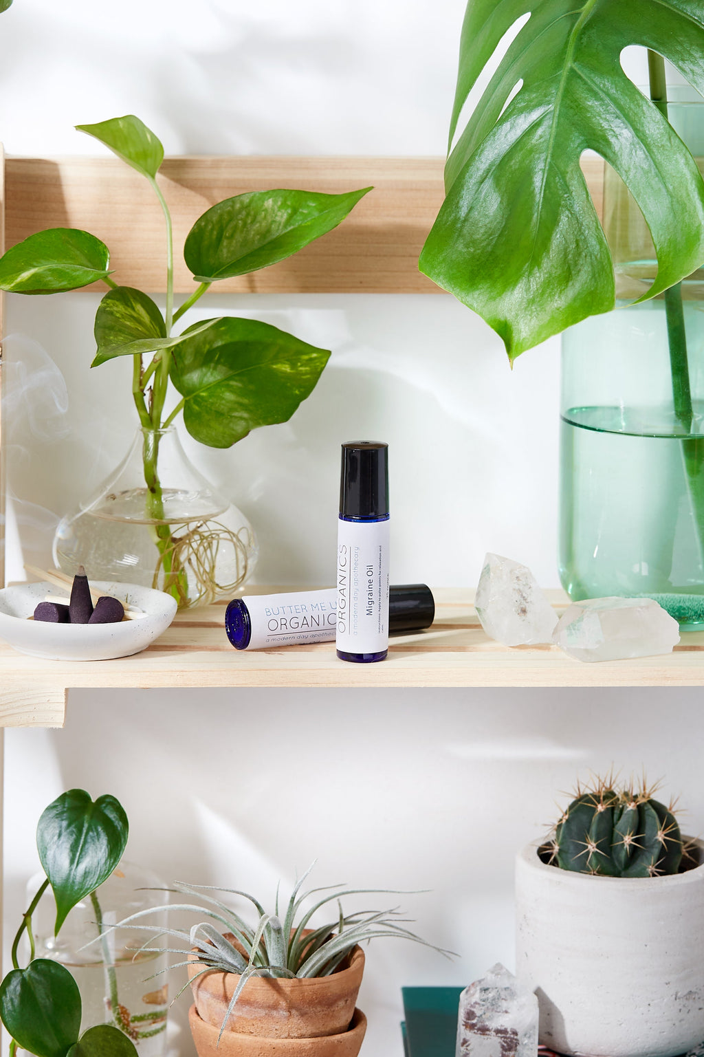 Organic Under-Eye Roller – Caffeine Eye Serum for Puffiness & Dark Circles