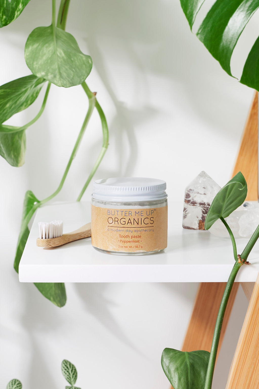 Natural Remineralizing Toothpaste – Baking Soda & Coconut Oil Tooth Polish