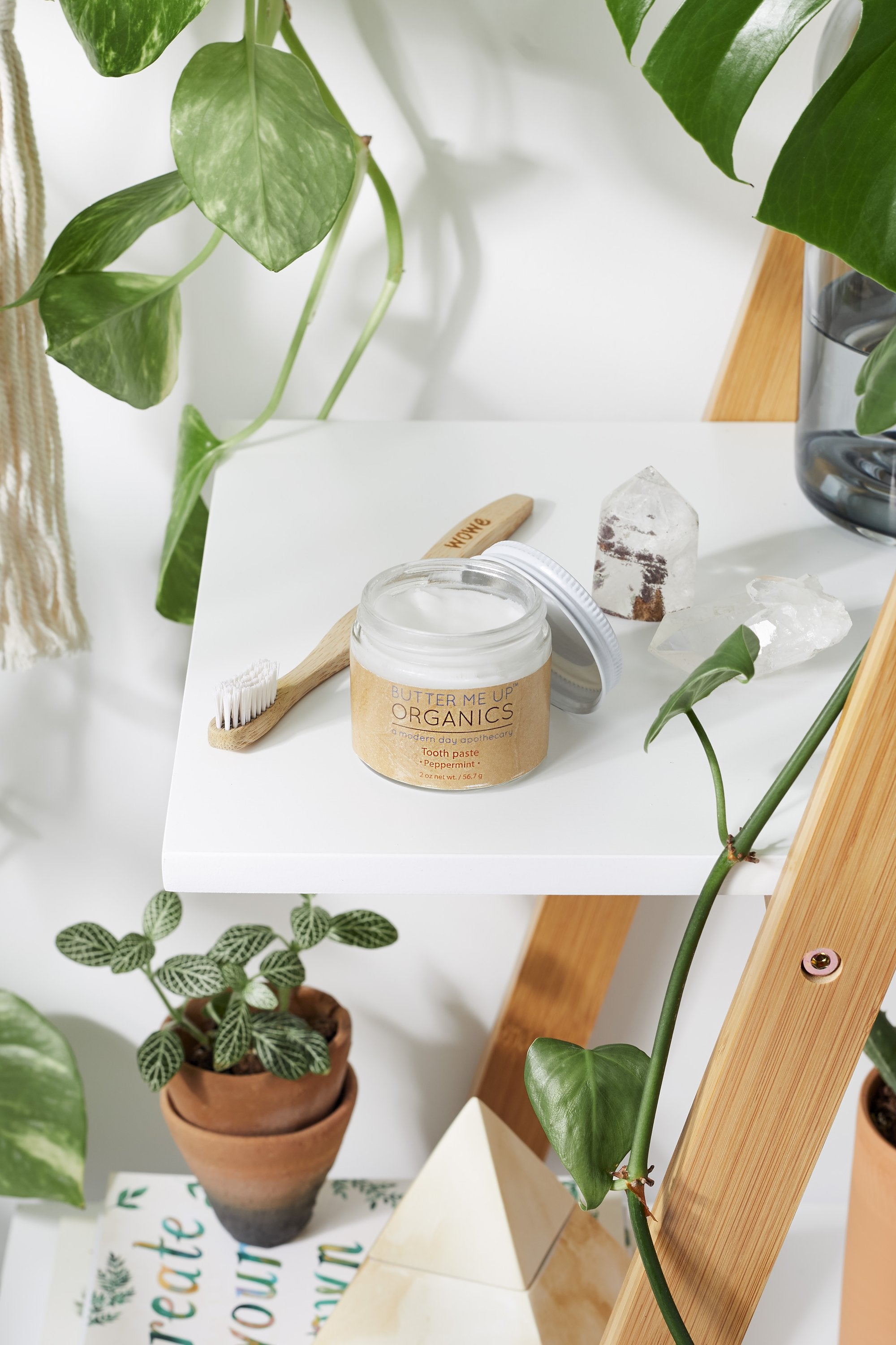 Natural Remineralizing Toothpaste – Baking Soda & Coconut Oil Tooth Polish