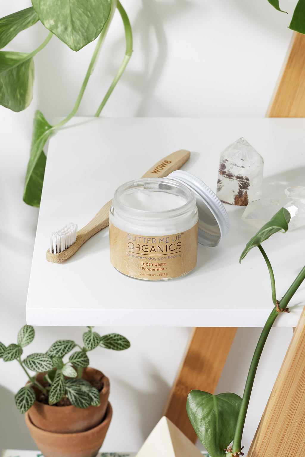 Natural Remineralizing Toothpaste – Baking Soda & Coconut Oil Tooth Polish