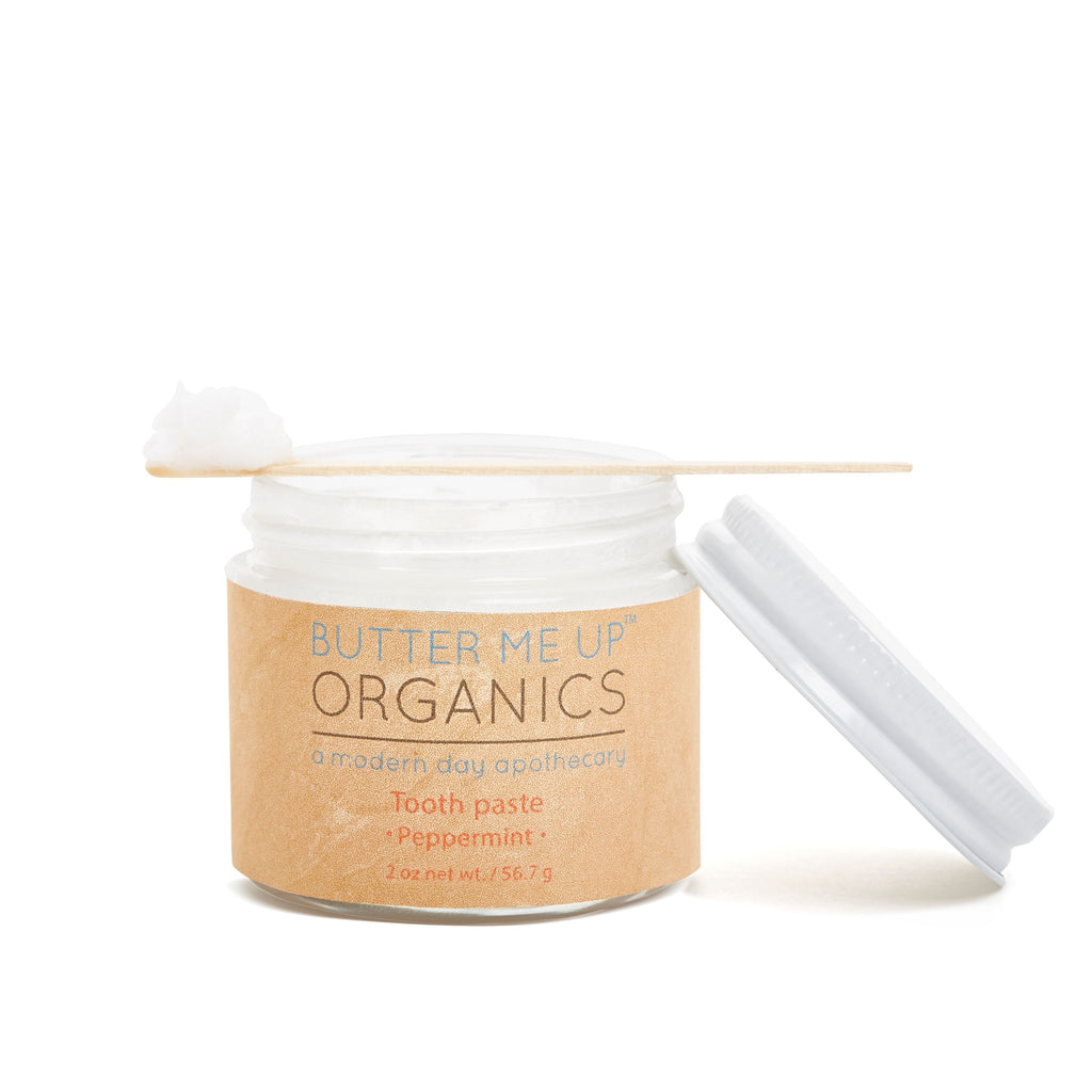 Natural Remineralizing Toothpaste – Baking Soda & Coconut Oil Tooth Polish