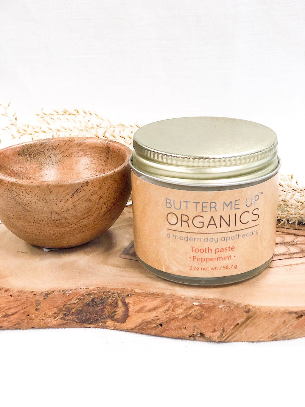 Natural Remineralizing Toothpaste – Baking Soda & Coconut Oil Tooth Polish